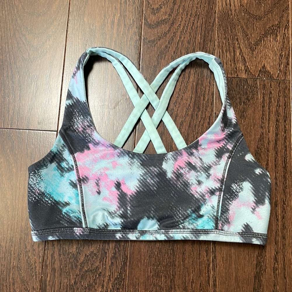 ivivva size 6 Childrens light blue & tie dye reversible sports bra 12.5” across